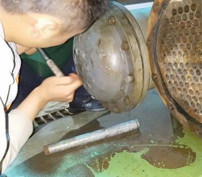 螺桿機(jī)冷凝器清洗 (18)